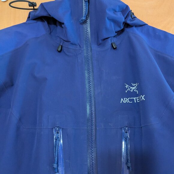 Arc'teryx Women's Alpha AR Jacket, Small, Blueish Purple - Picture 7 of 16